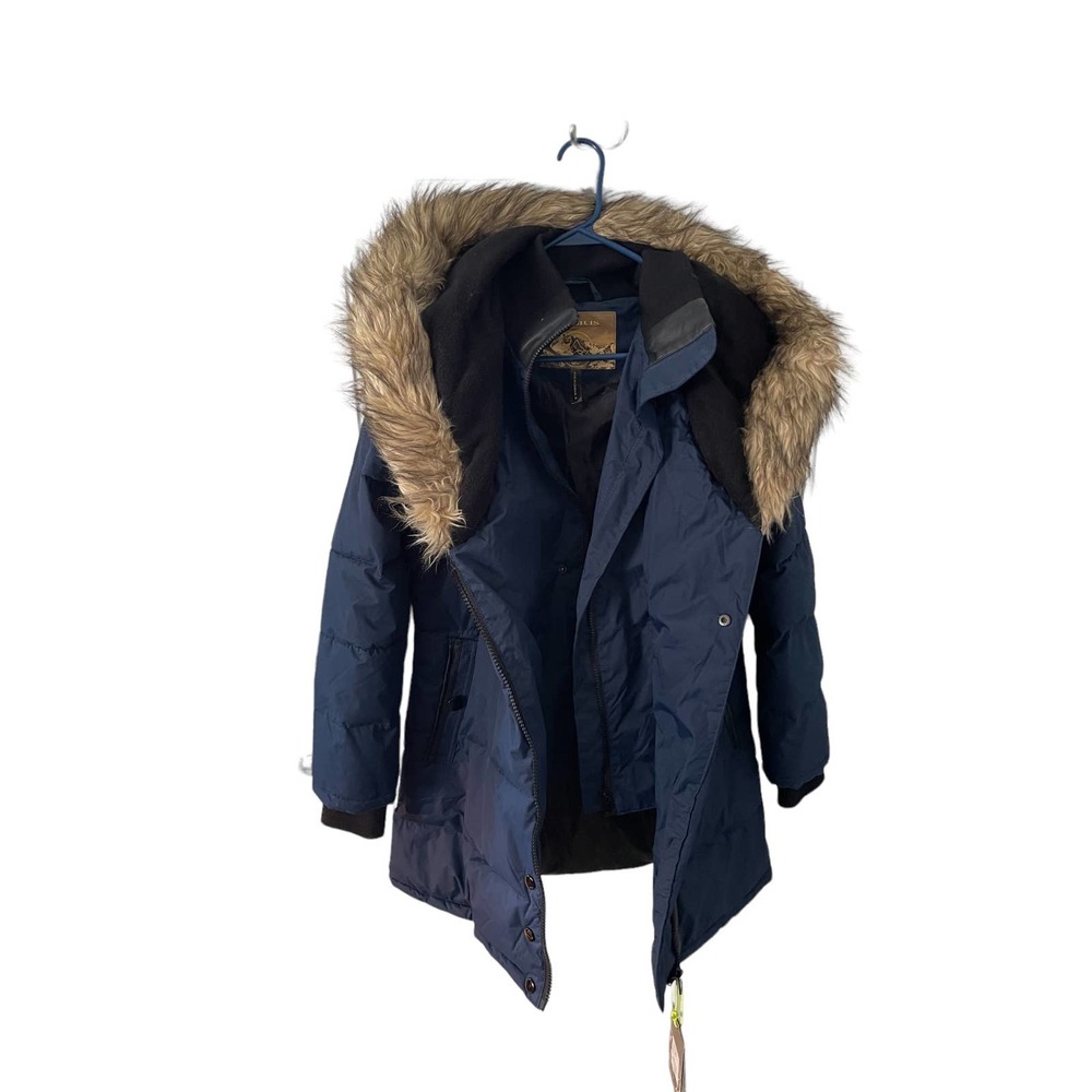 Celsius Coat NWT Large